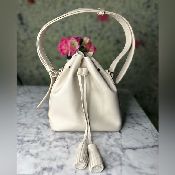 Forever 21 Handbags - Forever 21 Cream Bucket Crossbody Bag
